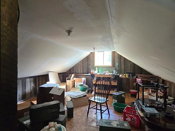 2nd image of 4833 Stinking Creek Rd