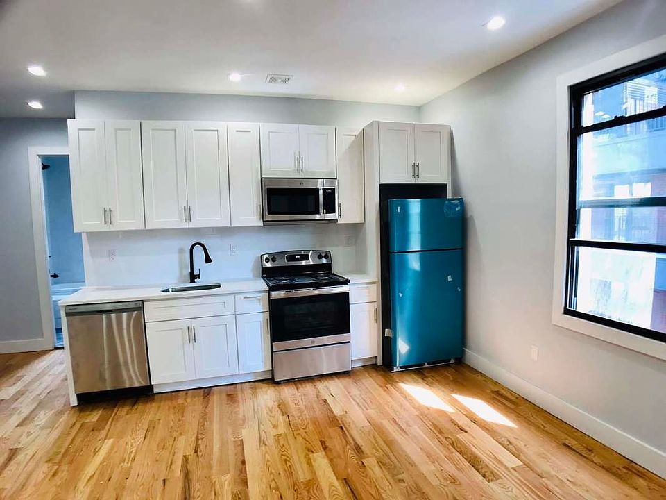 1st image of 225 Halsey St #1Z