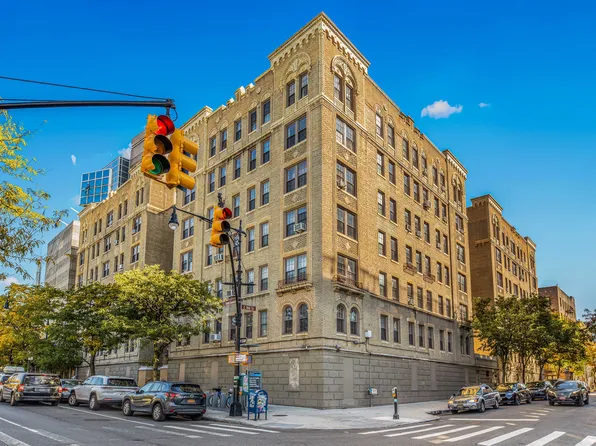 1100 Grand Concourse image 1 of 21