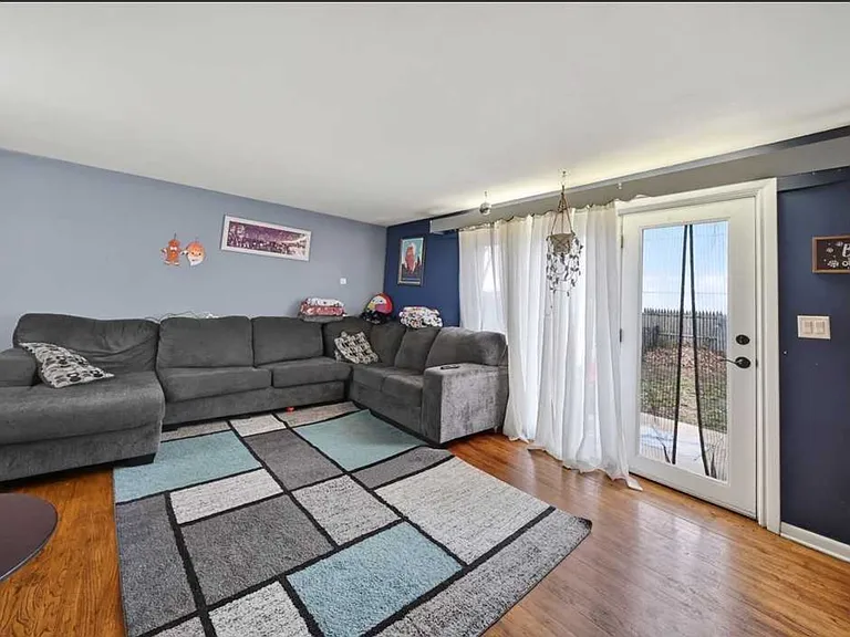 4312 Candlelight Ln — Photo 3
