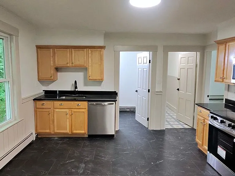 51 Summit St — Photo 18
