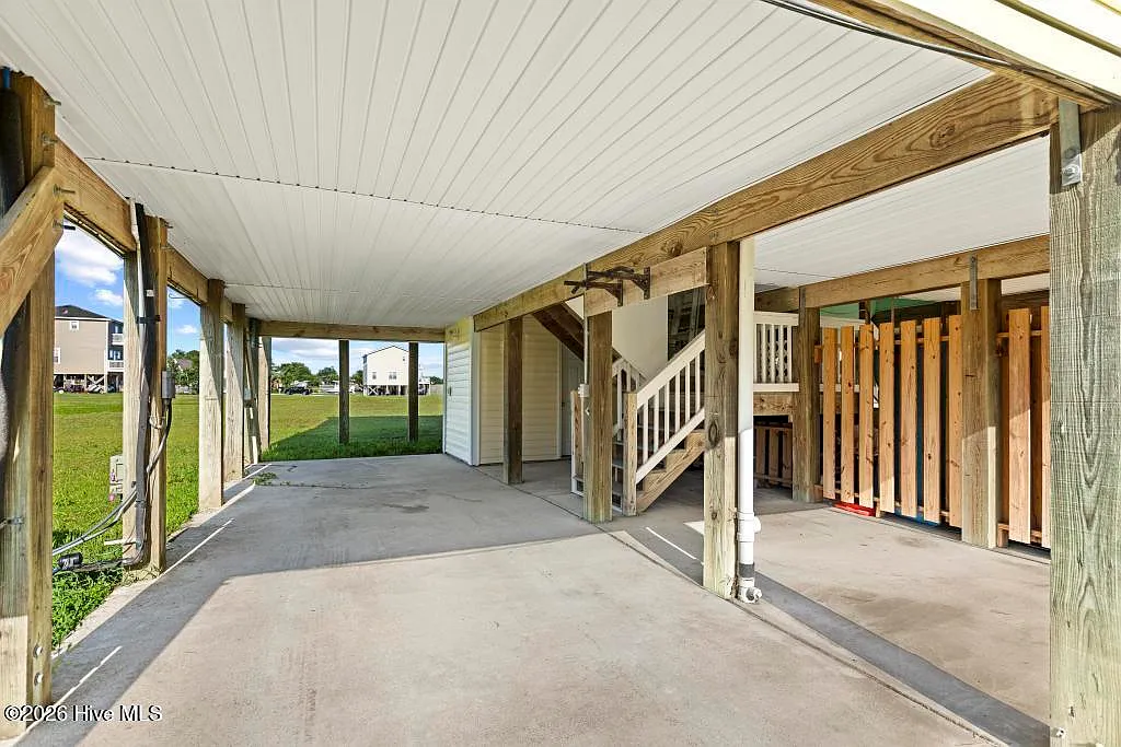 3 bed, 2.5 bath, 1372 sqft, $1,995 — Photo 4