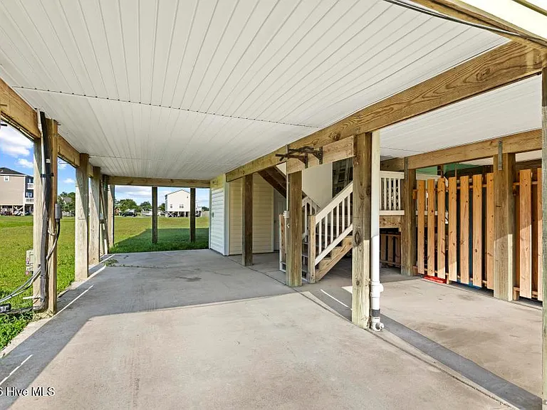 220 Twin Oaks Dr #A — Photo 3