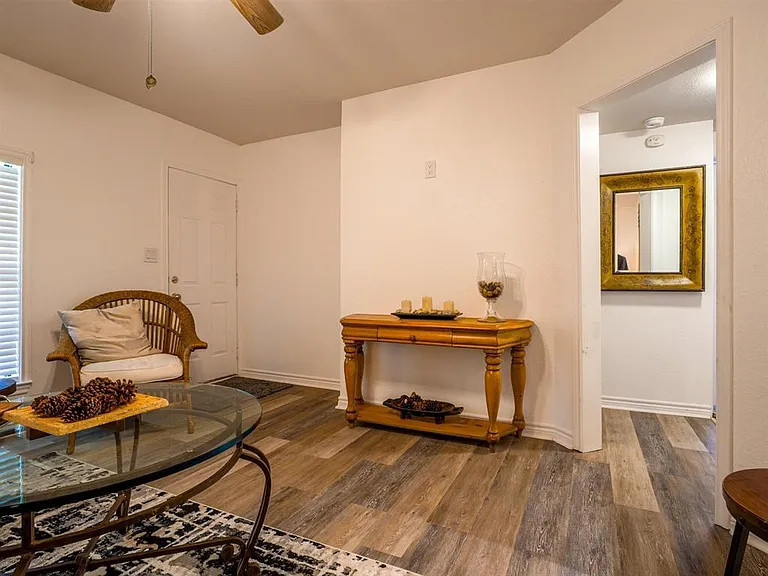 103 N Avenue Q — Photo 21