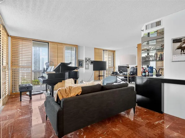20185 E Country Club Dr APT 1406, Aventura, FL 33180