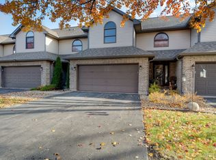 2204 Daffodil Dr, Crest Hill, IL 60403