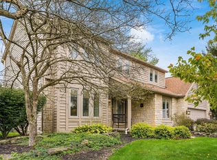 8700 Chateau Dr, Pickerington, OH 43147