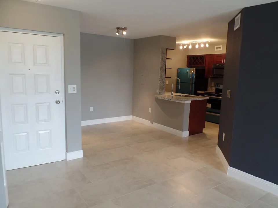 2820 N Oakland Forest Dr #107
