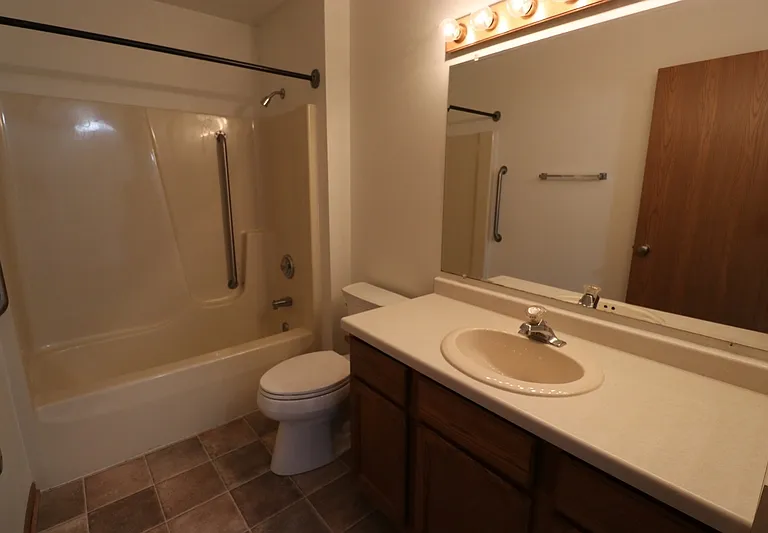 2318 Valley Rd — Photo 5