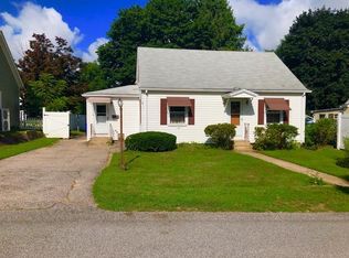 8 Evelyn St, West Warwick, RI 02893