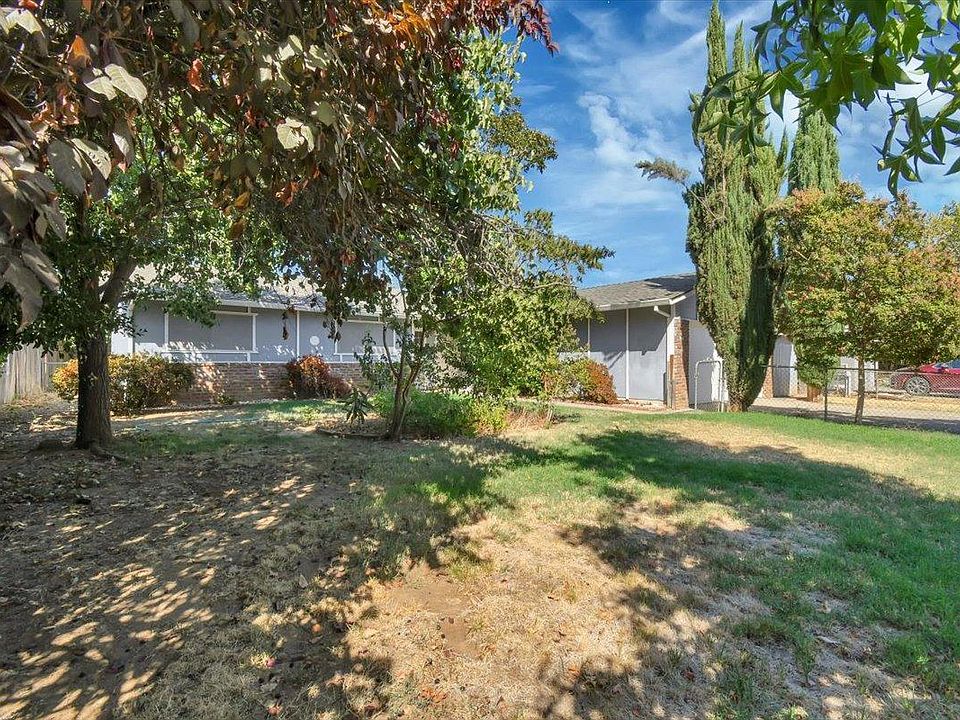 1st image of 1934 Fernwood Dr