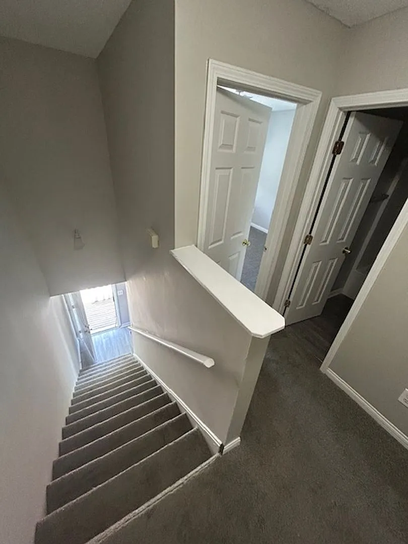 Twin Oaks Apartments — Photo 3