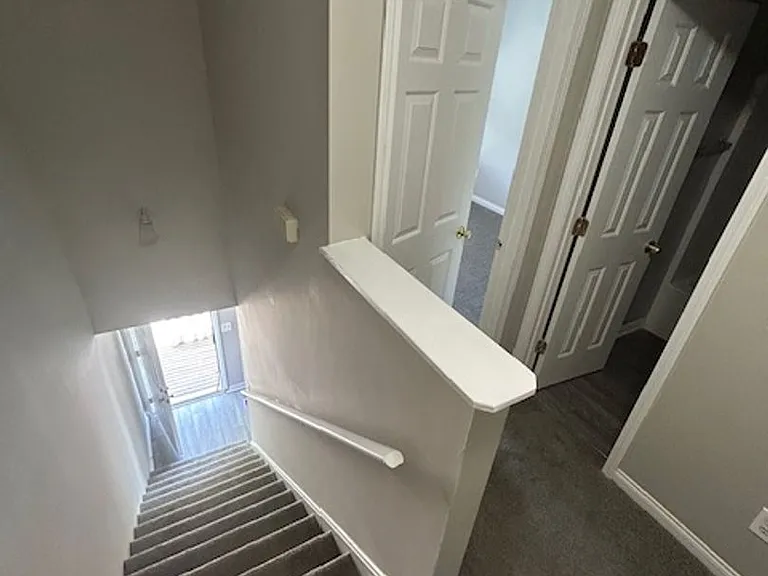 Twin Oaks Apartments — Photo 3