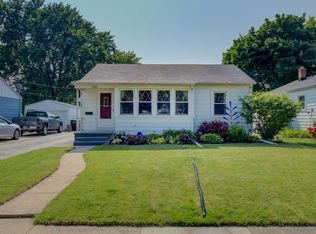 1909 Delaware St, Oshkosh, WI 54902