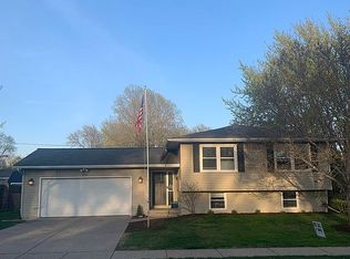 435 N 6th St, Eldridge, IA