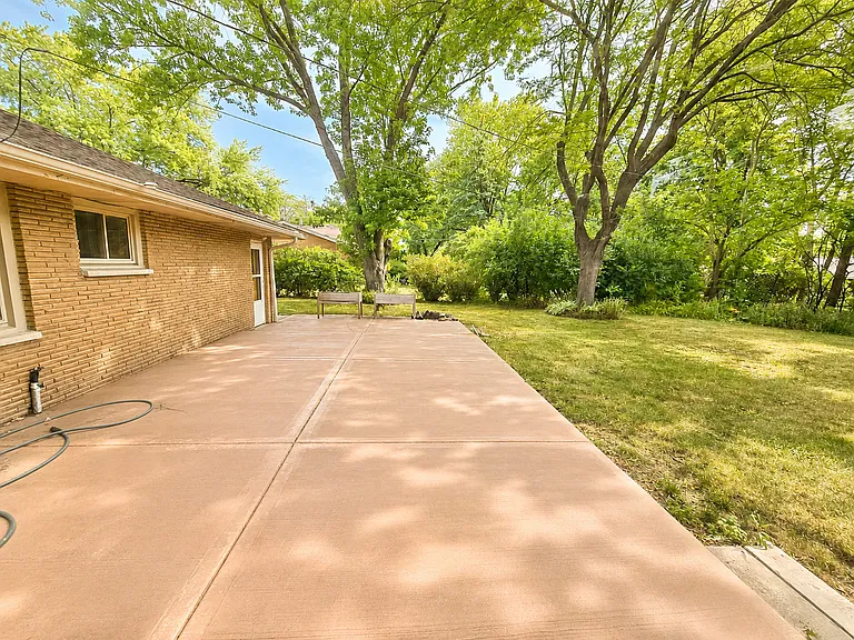 3600 Goetz Dr — Photo 6
