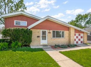 12 E Eureka Dr, Lemont, IL