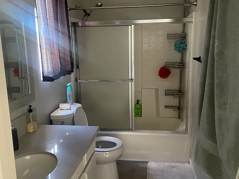 5449 Essex Dr — Photo 4