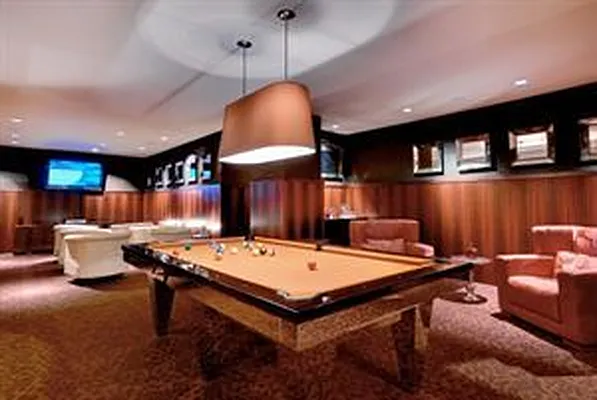 Rented by Douglas Elliman | media 16