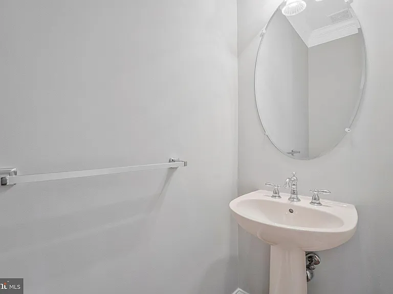 5834 Seven Pines Ct — Photo 19