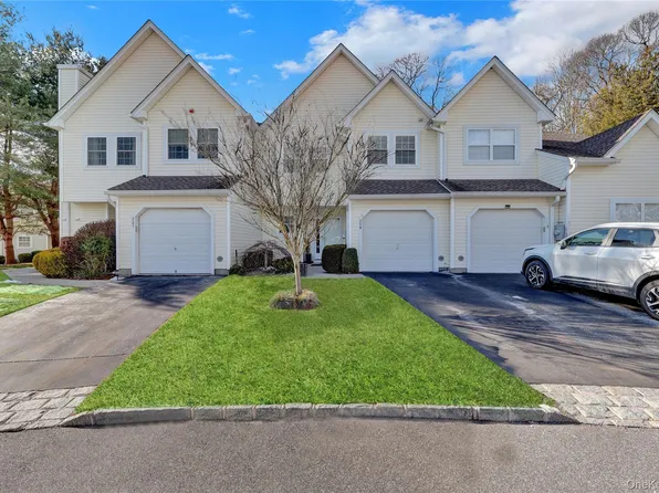 204 Erik Drive, East Setauket, NY 11733