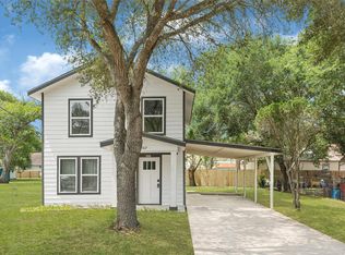 507 E 3rd St, El Campo, TX 77437