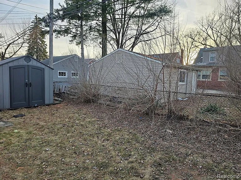 1501 N Silvery Ln — Photo 6