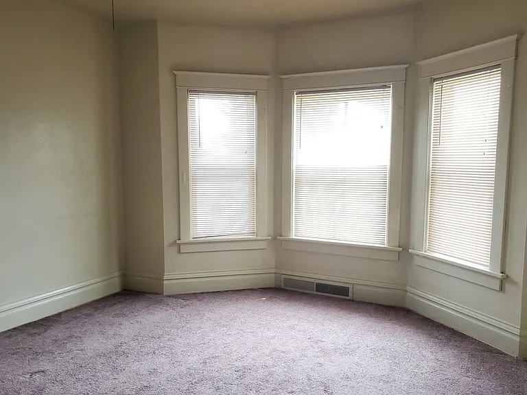 802 S 1st Ave — Photo 10