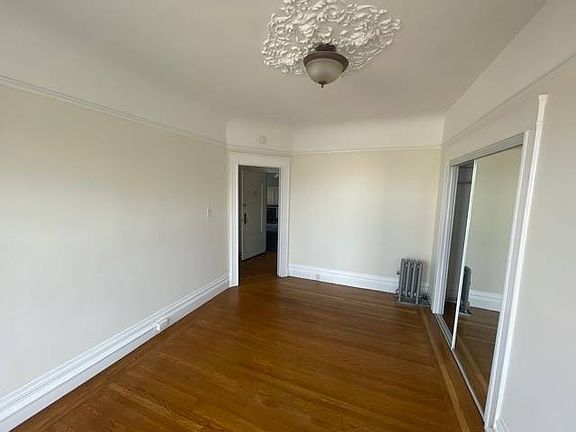 4th image of 3955 17th St #27