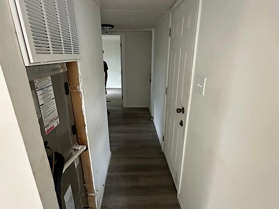 5th image of 10001 Jordan Dr