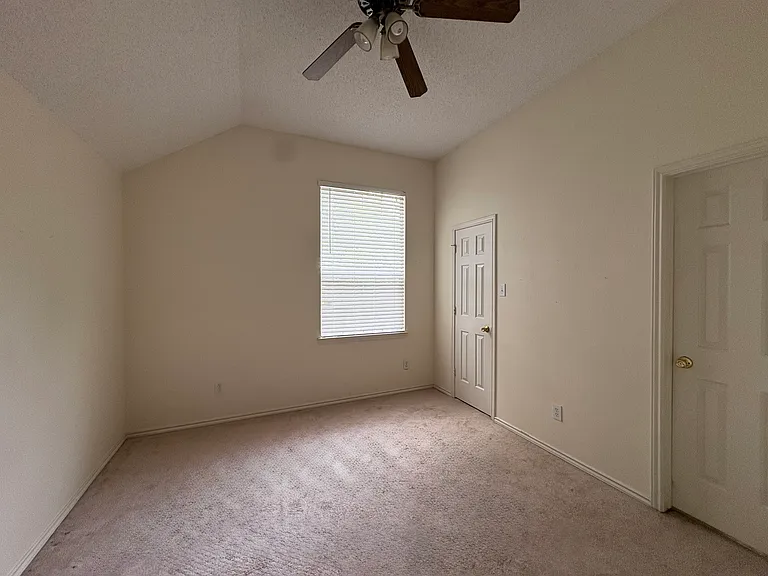 2212 Chasefield Dr — Photo 17
