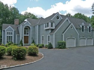 15 Norrans Ridge Dr, Ridgefield, CT 06877