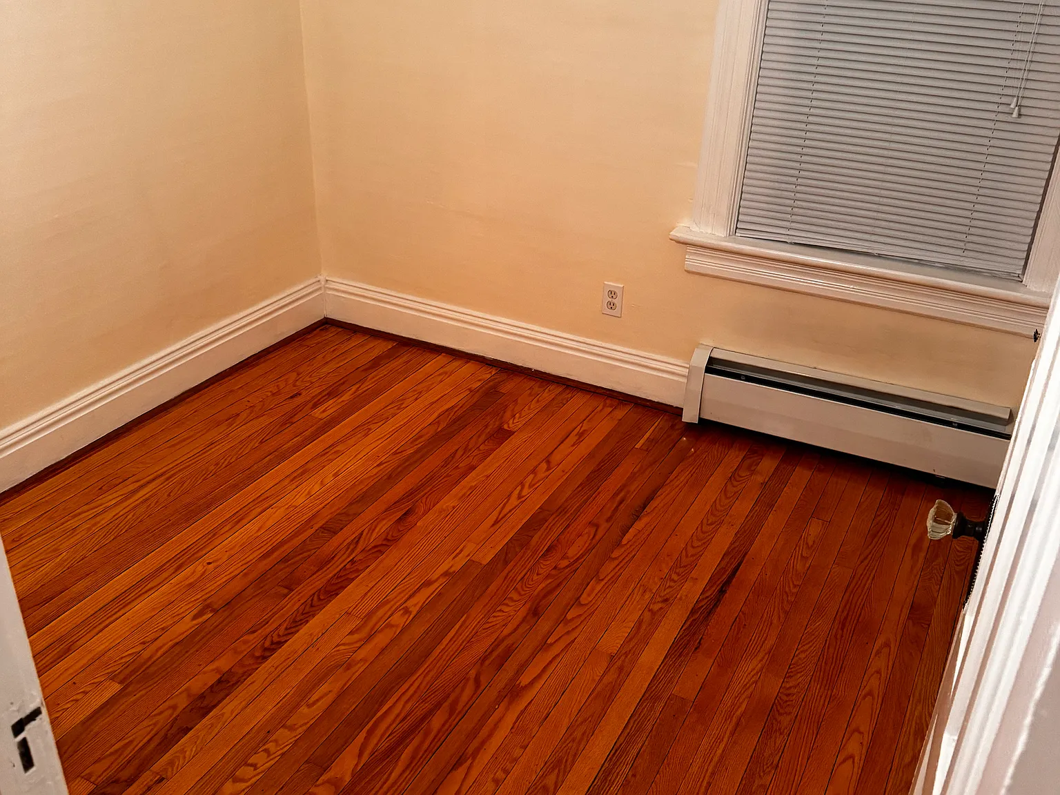 2 bed, 1200 sqft, $1,250 — Photo 3