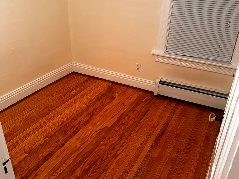 1208 6th Ave #2 — Photo 3