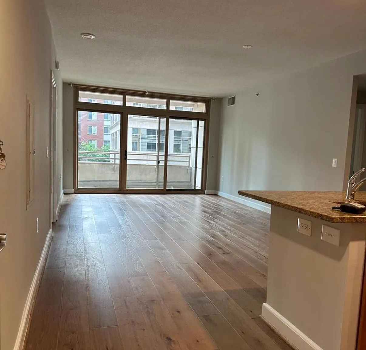 2 bed, 1257 sqft, $4,250 — Photo 4