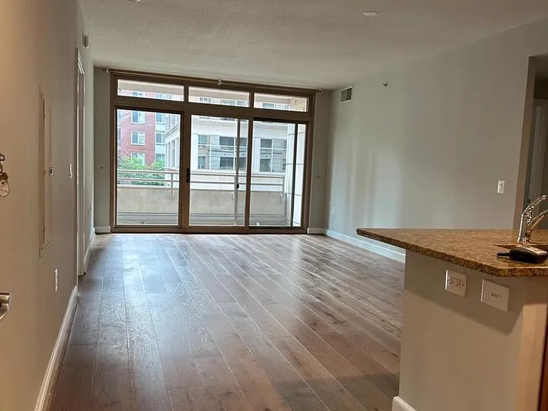 888 N Quincy St #813 — Photo 4