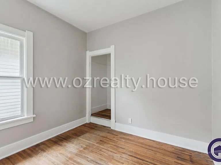 2027 Berkshire Pl — Photo 10