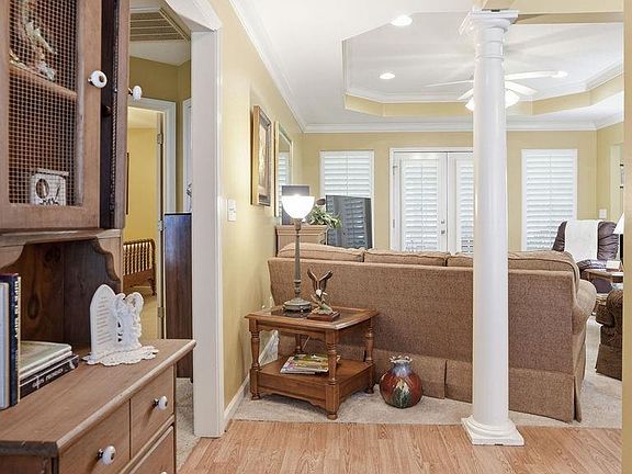5th image of 110 Sara Ln