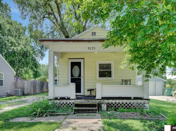 3225 Fair St, Lincoln, NE 68503