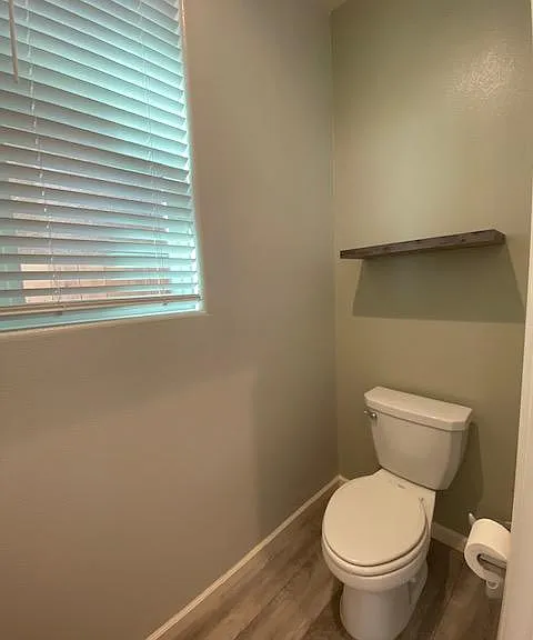884 Fir St W — Photo 7