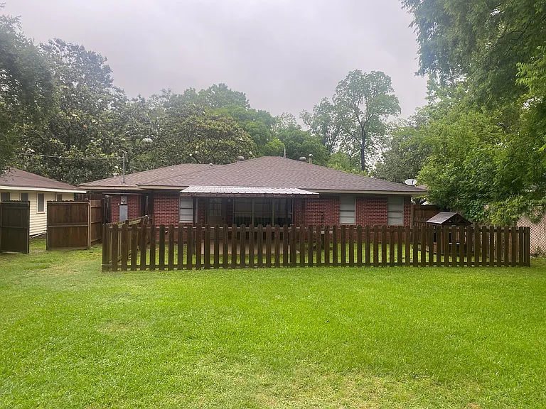 3881 Greenway Pl — Photo 10