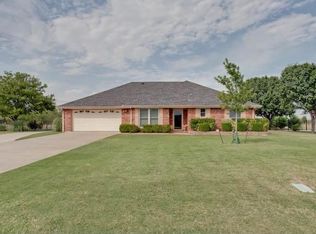 1193 Country Ln, Oak Ridge, TX 75142