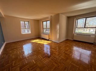 67-29 185th St #2, Fresh Meadows, NY 11365