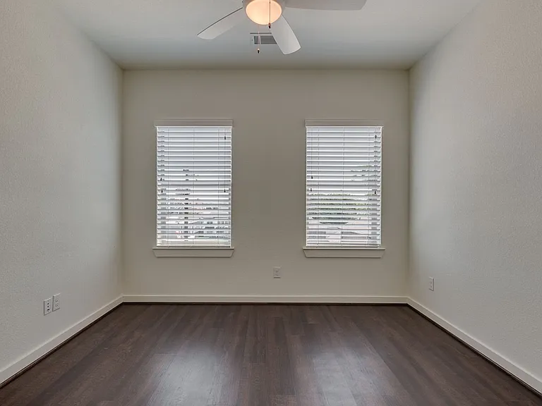 2702 Forest Park Blvd — Photo 21