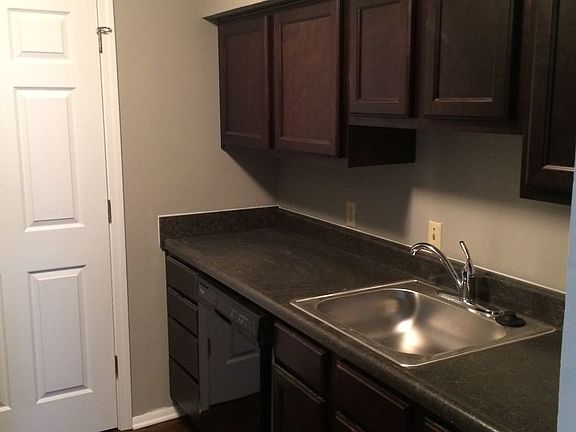 2nd image of 2105-2113 Harvard Rd #2111F