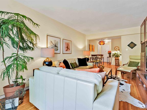 2nd image of 140-08 28th Road #1C