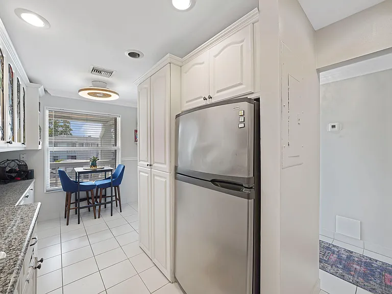 2835 SW 13th St #201 — Photo 11