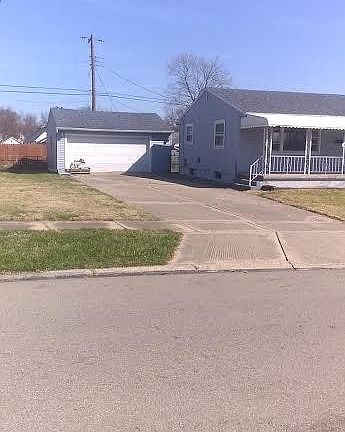 3rd image of 2061 Auburndale Ave