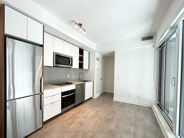 543 Richmond St W #425 — Photo 1