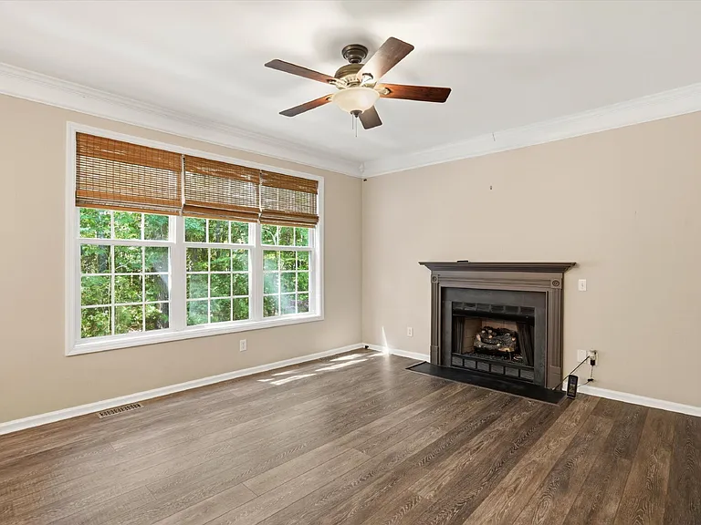 1152 Willoughby Ln — Photo 21